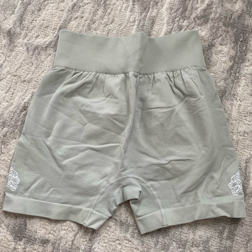 DARC SPORT She Wolves Cursive Seamless Everson Shorts